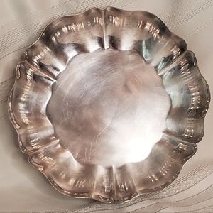 Silver-plated Chippendale Wm A Rogers footed dish 8 1/2" across 2" H